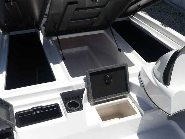 Slide: The Image of Falcon Boats 18 Freedom 2025 - 35
