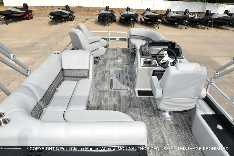 Slide: The Image of Ranger 223FC w/200HP Mercury 4 Stroke 2025 - 52