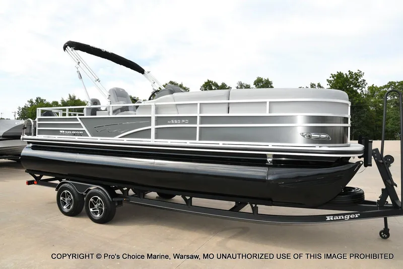 Slide: The Image of Ranger 223FC w/200HP Mercury 4 Stroke 2025 - 60
