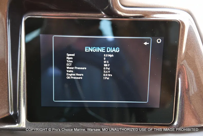 Slide: The Image of Engine diagnostic display on 2025 Ranger 223FC boat with Mercury 200HP engine. - 7