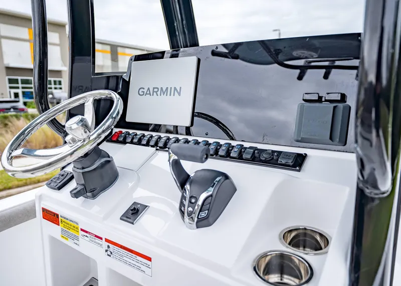 Slide: The Image of 2025 Sea Hunt BX 25 FS boat console with Garmin navigation system. - 20