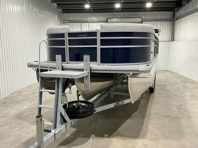 Slide: The Image of Harris Cruiser 230 SLDH 2025 - 2