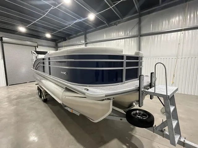 Slide: The Image of Harris Cruiser 230 SLDH 2025 - 4