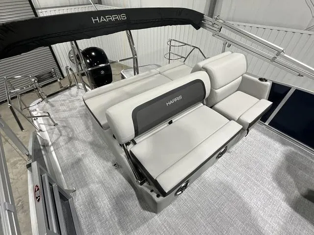 Slide: The Image of Harris Cruiser 230 SLDH 2025 - 7