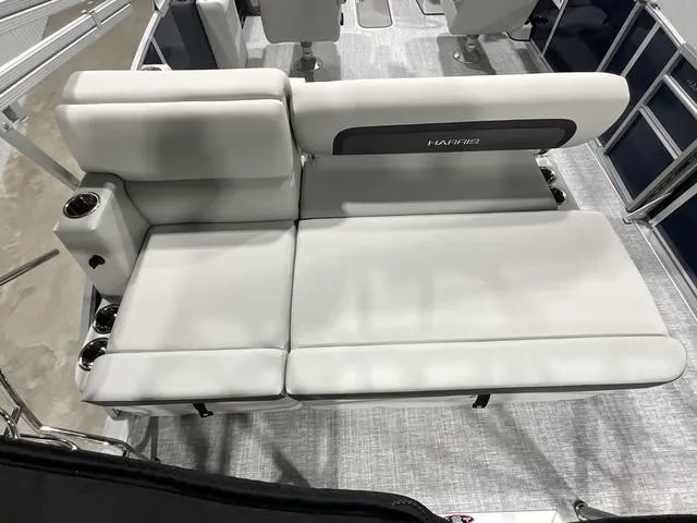 Slide: The Image of Harris Cruiser 230 SLDH 2025 - 8