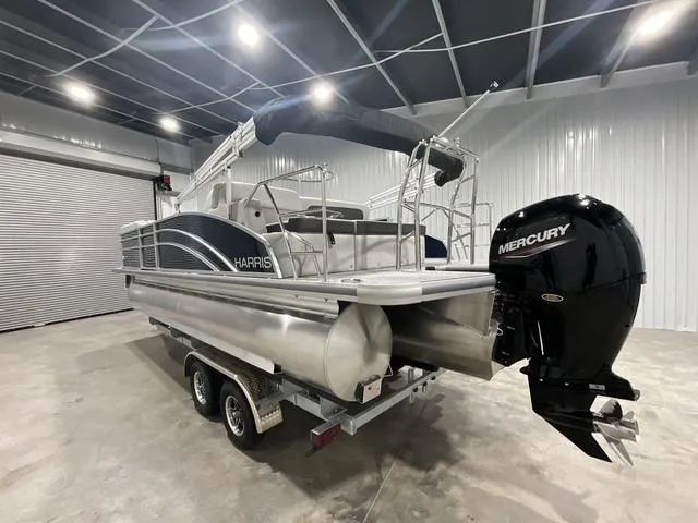 Slide: The Image of Harris Cruiser 230 SLDH 2025 - 9