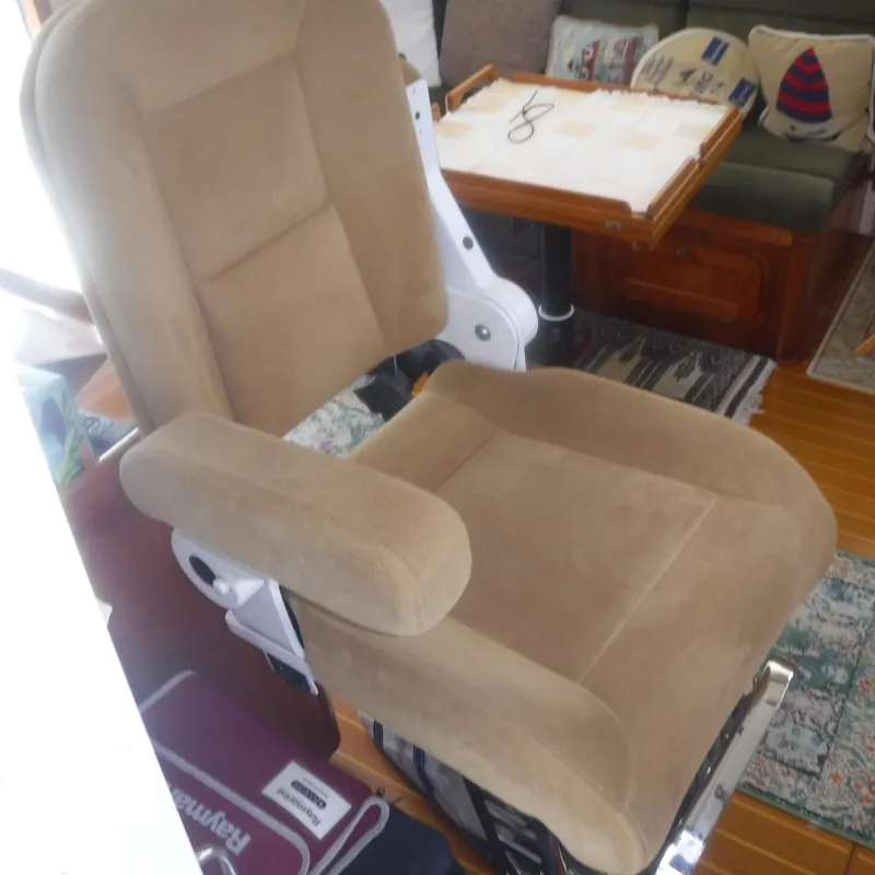 Slide: The Image of Beige captain's chair on 1998 Legacy 40' Flybridge yacht interior. - 18
