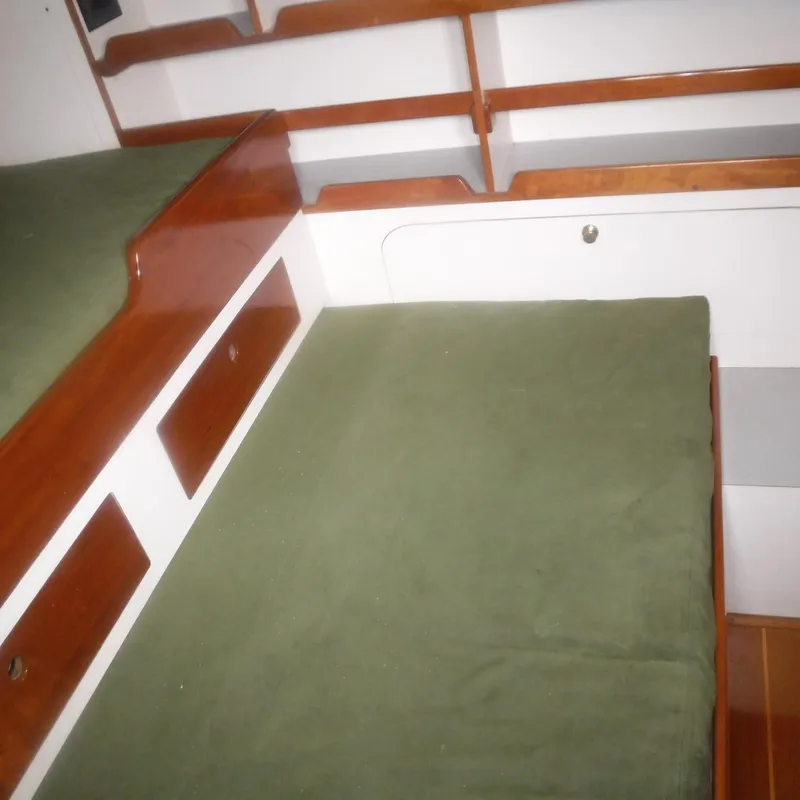 Slide: The Image of Legacy 40' Flybridge 1998 - 50