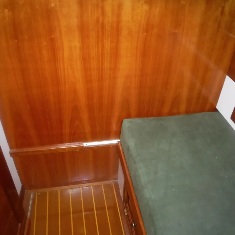 Slide: The Image of Legacy 40' Flybridge 1998 - 52