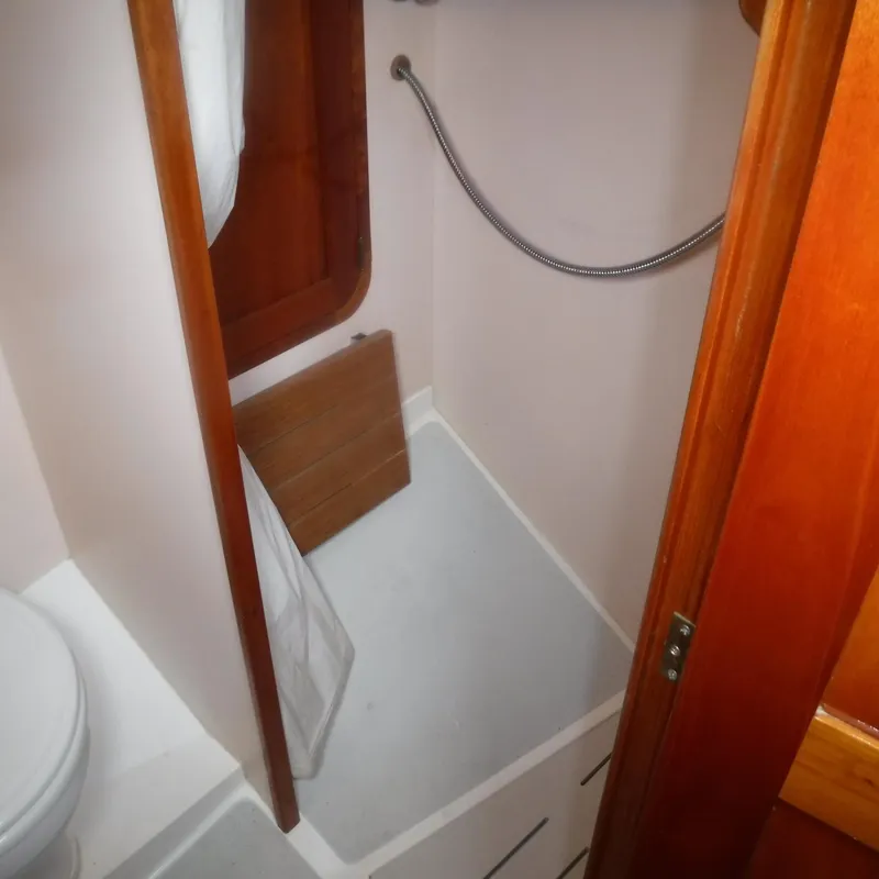 Slide: The Image of Legacy 40' Flybridge 1998 - 54