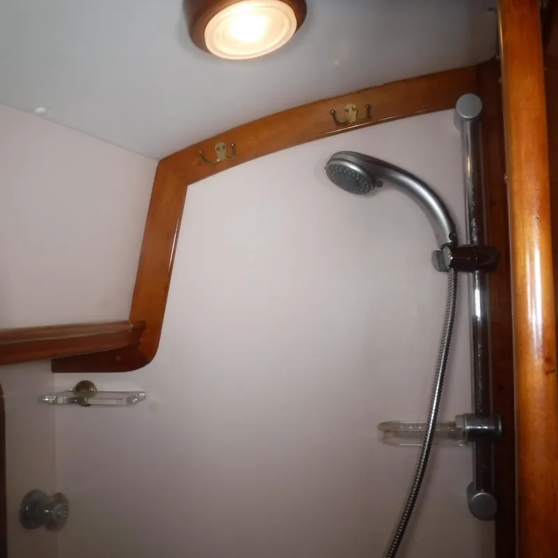 Slide: The Image of Legacy 40' Flybridge 1998 - 55