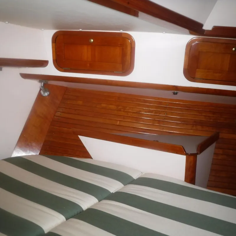 Slide: The Image of Legacy 40' Flybridge 1998 - 58