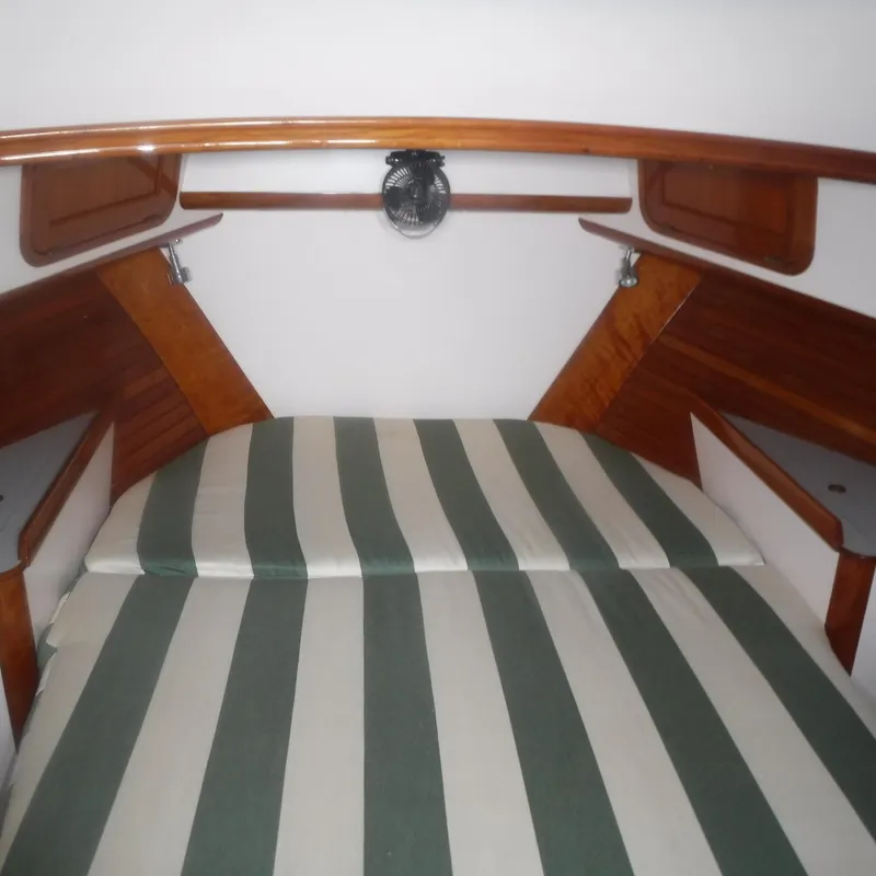 Slide: The Image of Legacy 40' Flybridge 1998 - 59