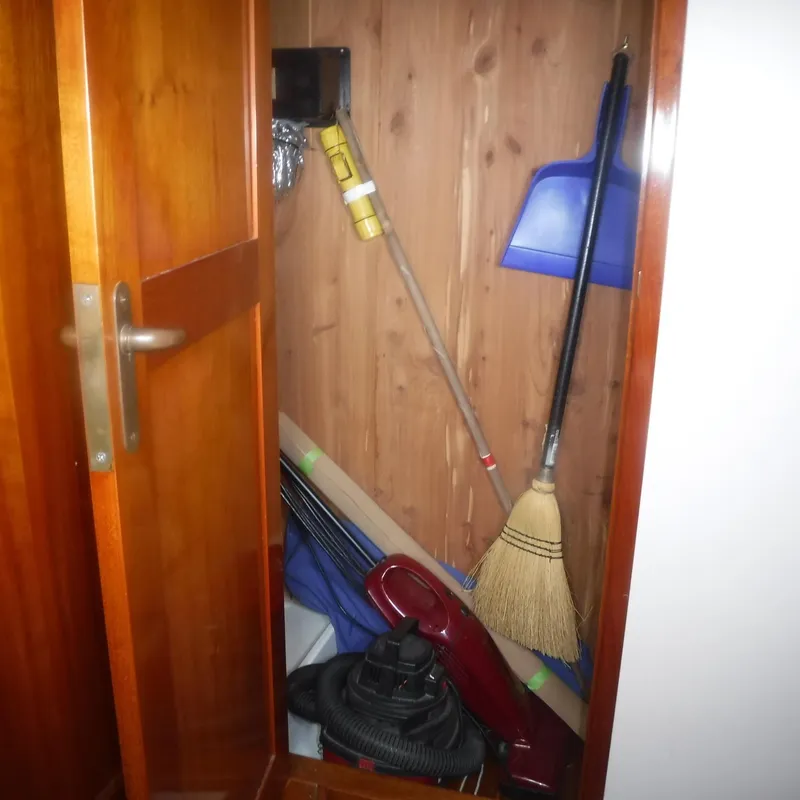 Slide: The Image of Legacy 40' Flybridge 1998 - 62