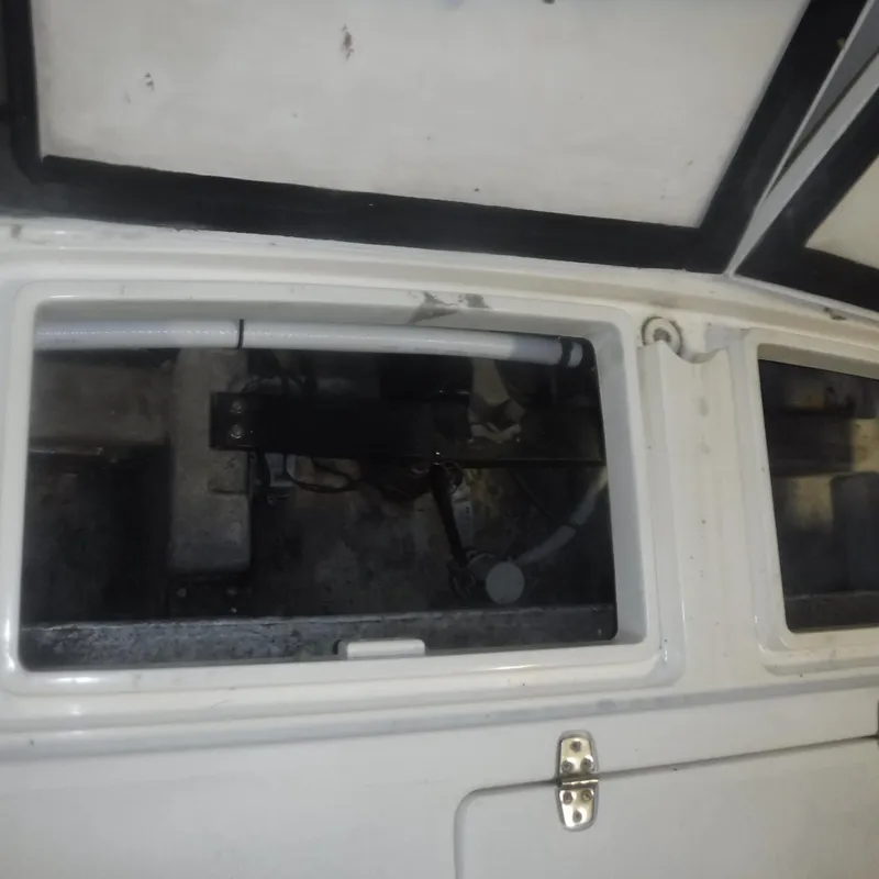 Slide: The Image of Legacy 40' Flybridge 1998 - 68