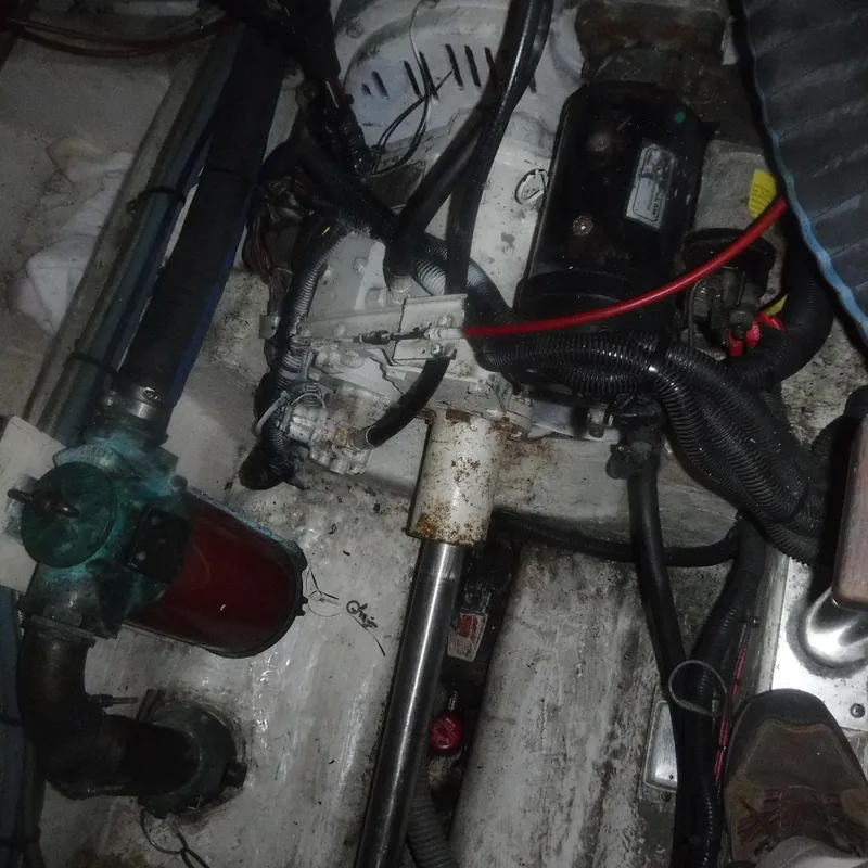 Slide: The Image of Legacy 40' Flybridge 1998 - 75