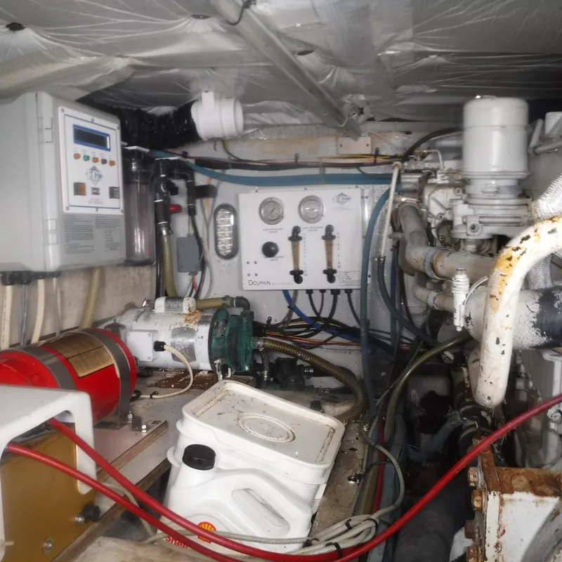 Slide: The Image of Legacy 40' Flybridge 1998 - 76