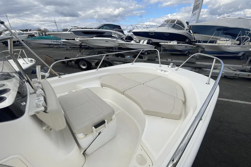 Slide: The Image of Boston Whaler 170 Montauk 2019 - 8