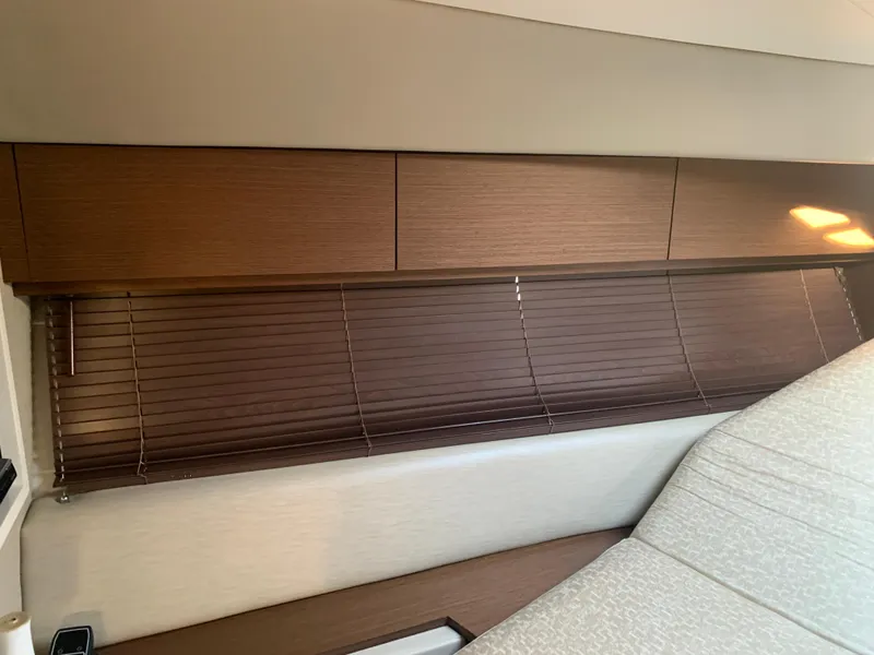 Slide: The Image of Sea Ray 410 Sundancer 2014 - 50