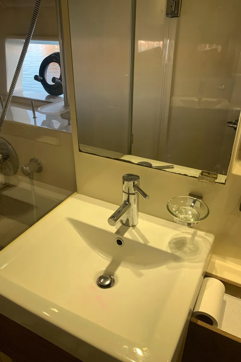 Slide: The Image of Sea Ray 410 Sundancer 2014 - 58