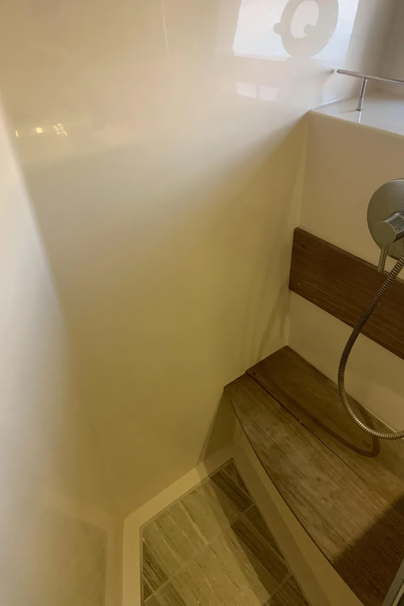 Slide: The Image of Sea Ray 410 Sundancer 2014 - 59