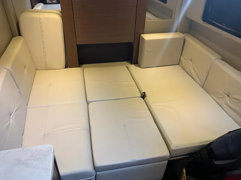 Slide: The Image of Sea Ray 410 Sundancer 2014 - 62