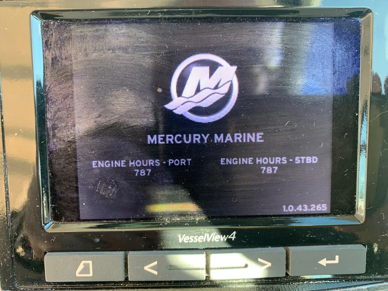 Slide: The Image of Sea Ray 410 Sundancer 2014 - 68