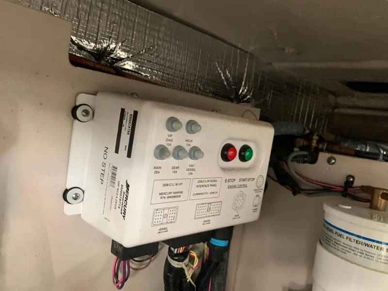 Slide: The Image of Sea Ray 410 Sundancer 2014 - 84