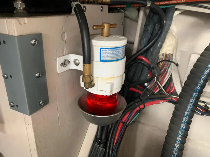 Slide: The Image of Sea Ray 410 Sundancer 2014 - 86