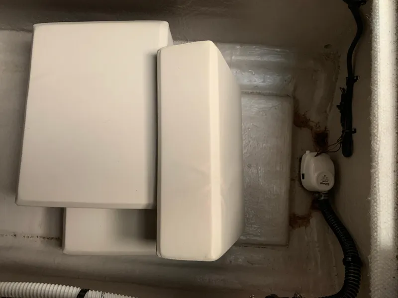 Slide: The Image of Sea Ray 410 Sundancer 2014 - 93