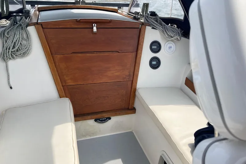 Slide: The Image of Catalina 30 1989 - 54