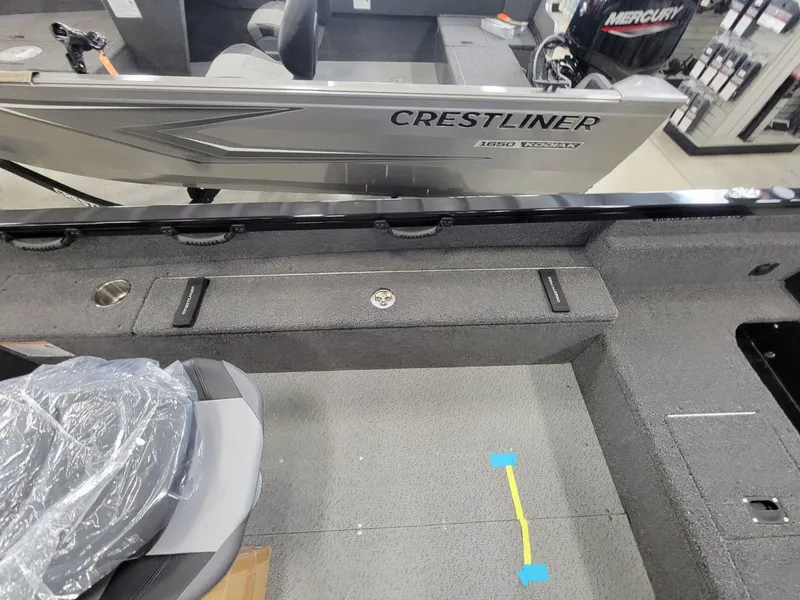 Slide: The Image of Crestliner 1650 Pro Tiller 2025 - 14