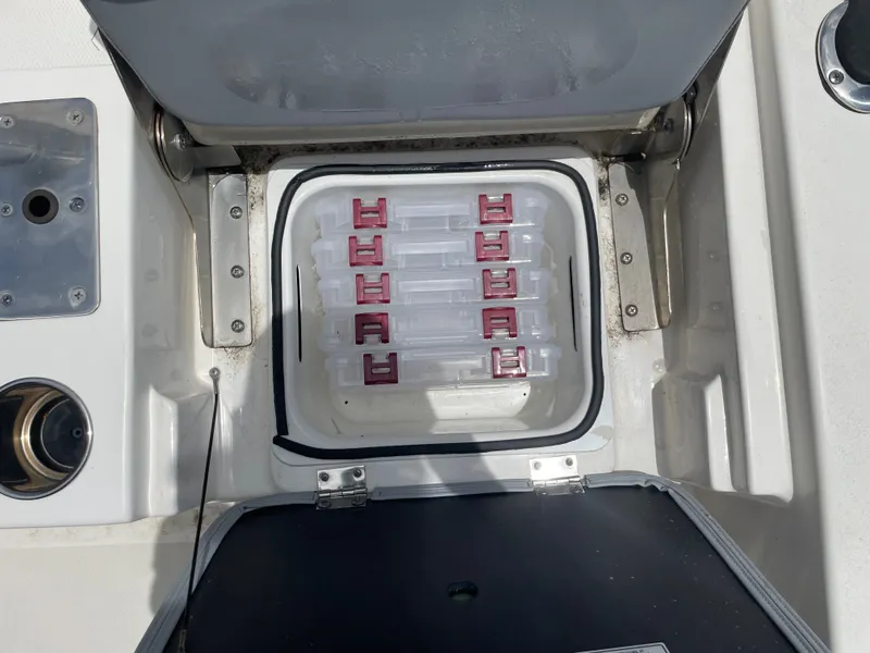 Slide: The Image of NauticStar 227XTS 2023 - 12