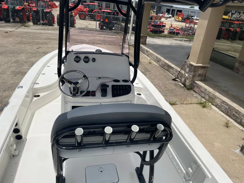 Slide: The Image of NauticStar 227XTS 2023 - 14