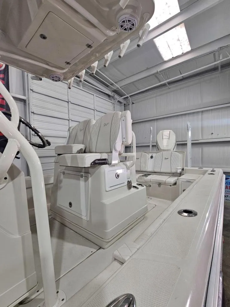 Slide: The Image of Ranger 2660 Bay 2024 - 14