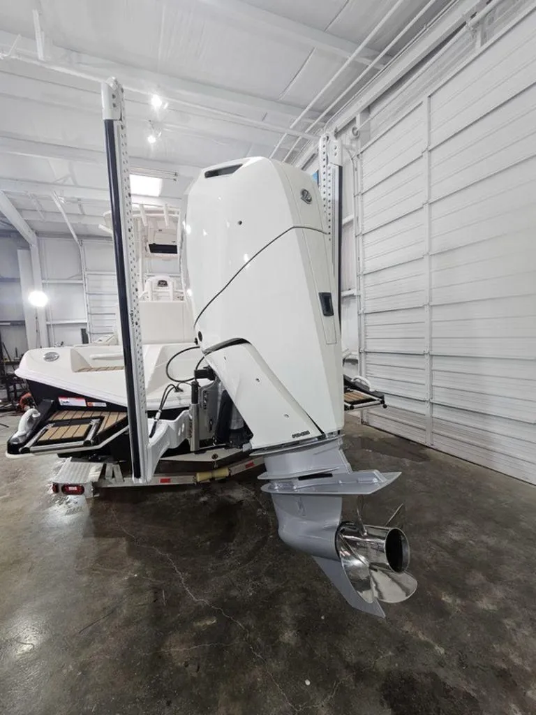 Slide: The Image of Ranger 2660 Bay 2024 - 7