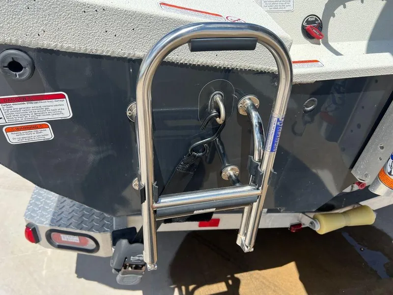 Slide: The Image of Ranger RB200 2023 - 15