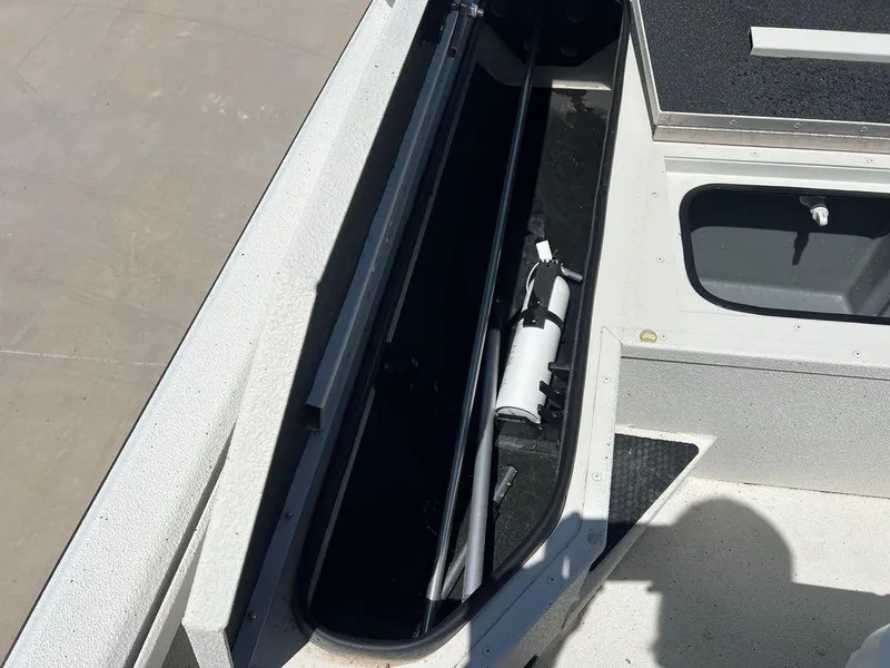 Slide: The Image of Ranger RB200 2023 - 17