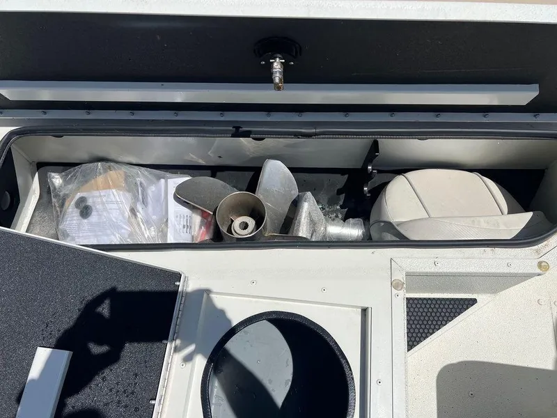 Slide: The Image of Ranger RB200 2023 - 19