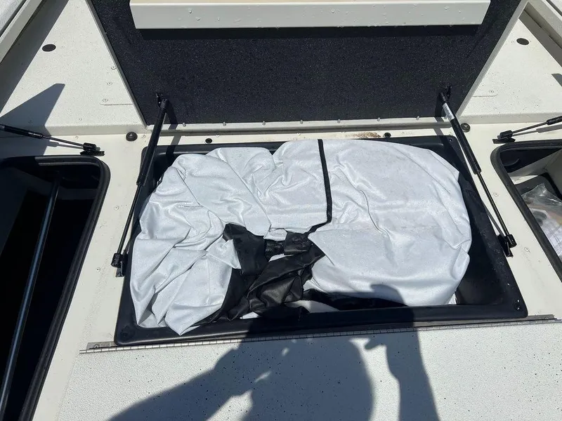 Slide: The Image of Ranger RB200 2023 - 20