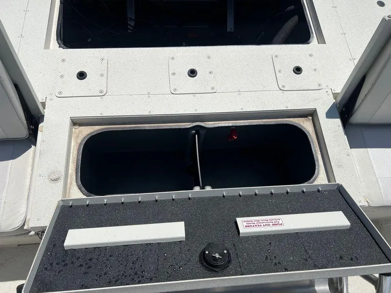 Slide: The Image of Ranger RB200 2023 - 30