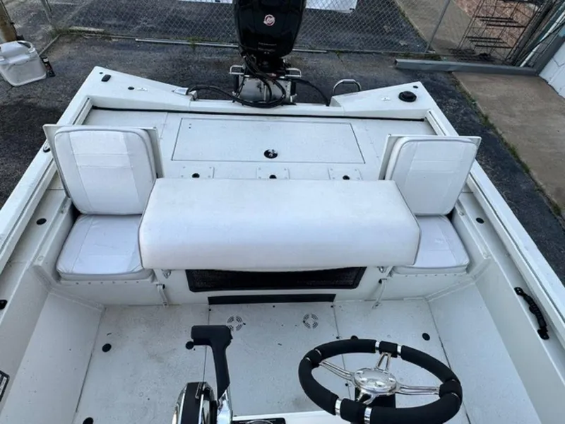 Slide: The Image of Ranger RB200 2023 - 18