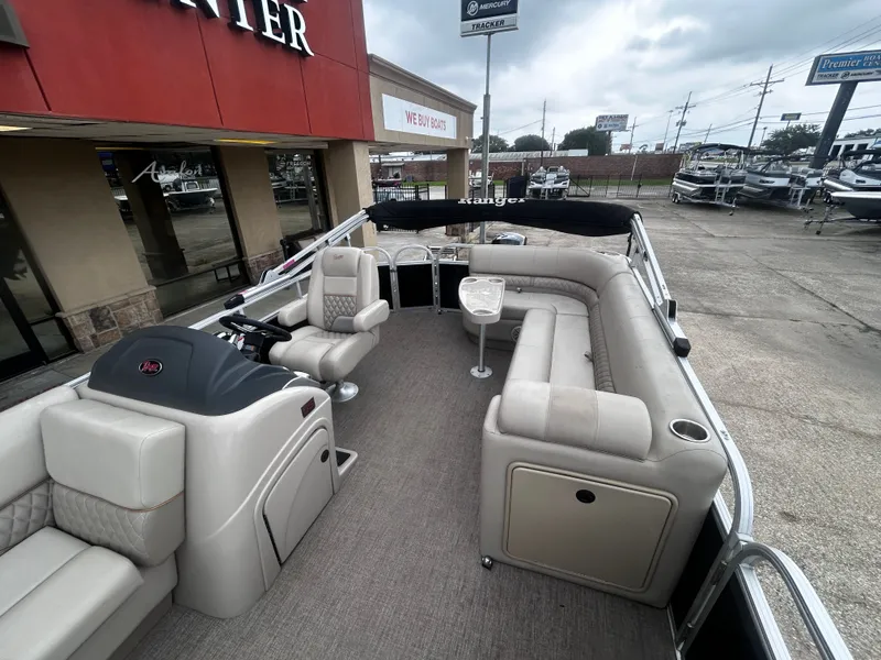 Slide: The Image of Ranger Reata 220C 2023 - 17