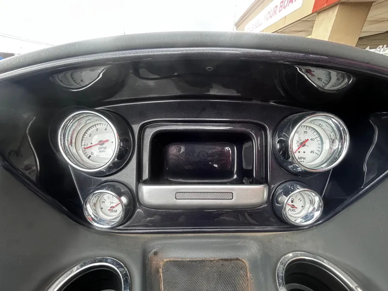 Slide: The Image of Ranger Reata 220C 2023 - 22