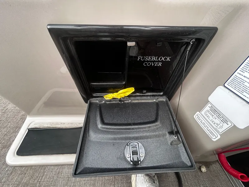 Slide: The Image of Ranger Reata 220C 2023 - 24