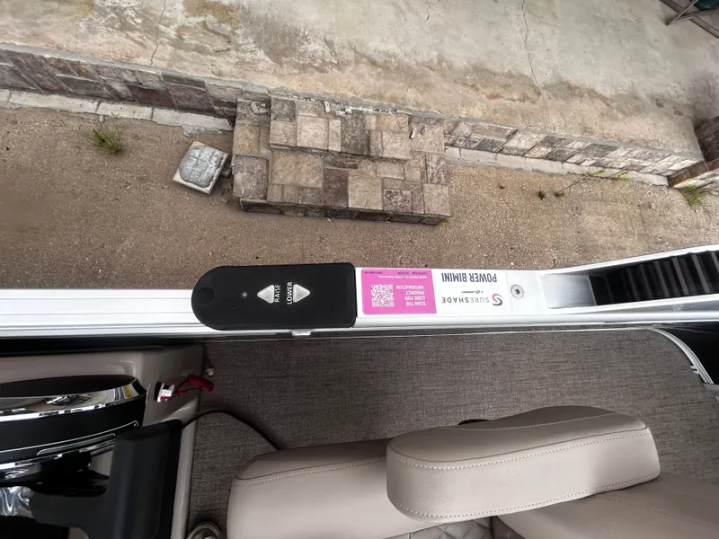 Slide: The Image of Ranger Reata 220C 2023 - 28