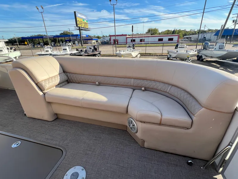 Slide: The Image of Ranger RP243C 2023 - 14