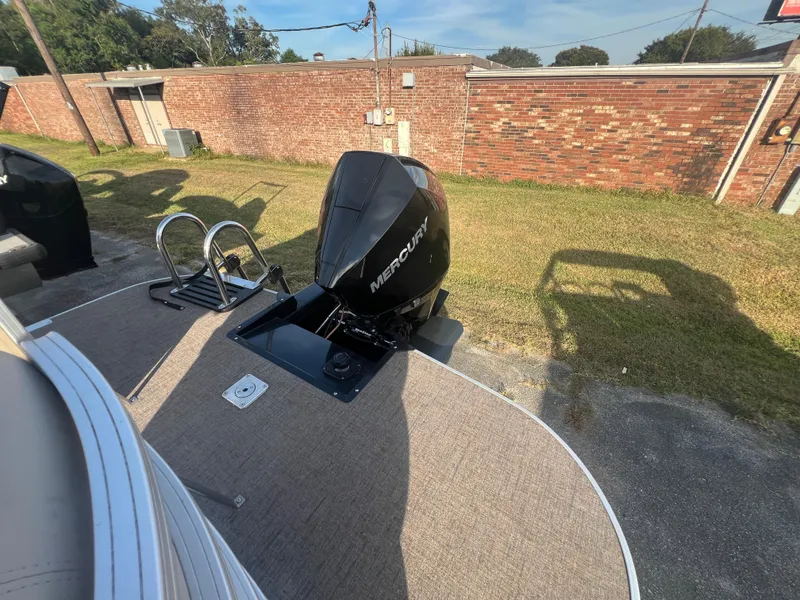 Slide: The Image of Ranger RP243C 2023 - 32