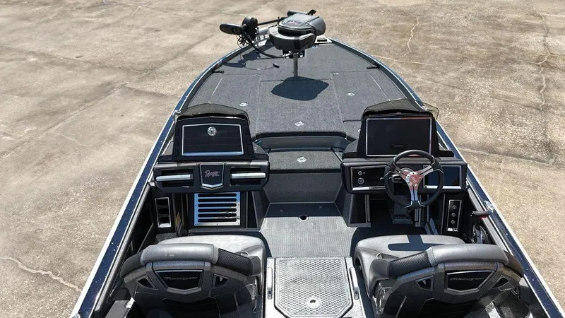 Slide: The Image of Ranger Z520R 2024 - 12