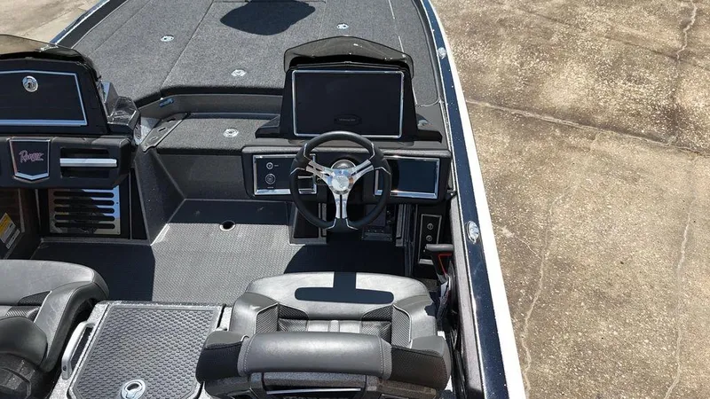 Slide: The Image of Ranger Z520R 2024 - 13